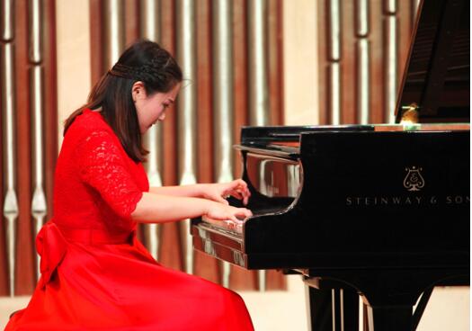 鋼琴藝考老師-謝瑤