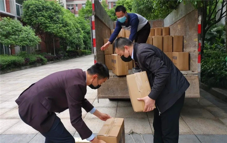 愛心捐贈防疫物資，博恩教育助力重慶五所學校安全復學！