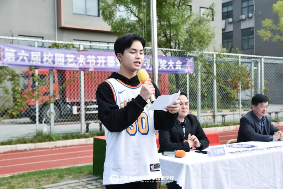 熱烈祝賀博恩藝校第六屆校園藝術(shù)節(jié)開幕式暨月考頒獎(jiǎng)大會圓滿成功！