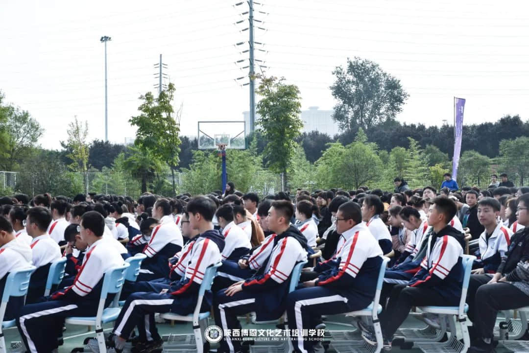 熱烈祝賀博恩藝校第六屆校園藝術(shù)節(jié)開幕式暨月考頒獎(jiǎng)大會圓滿成功！